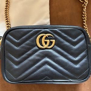 Gucci mini Marmont crossbody bag in black